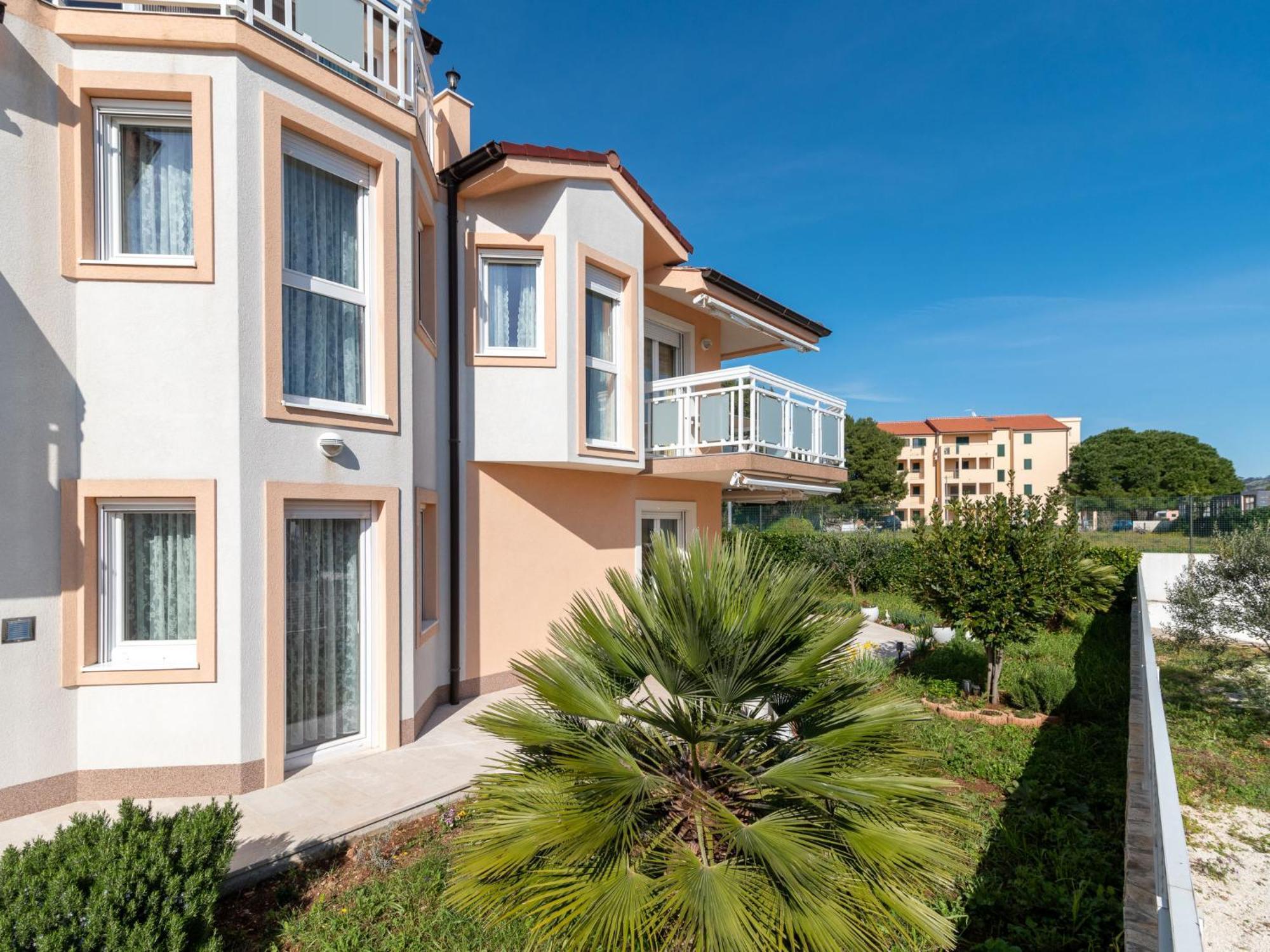 Apartment Villa Nikaroni-1 By Interhome Trogir Eksteriør billede