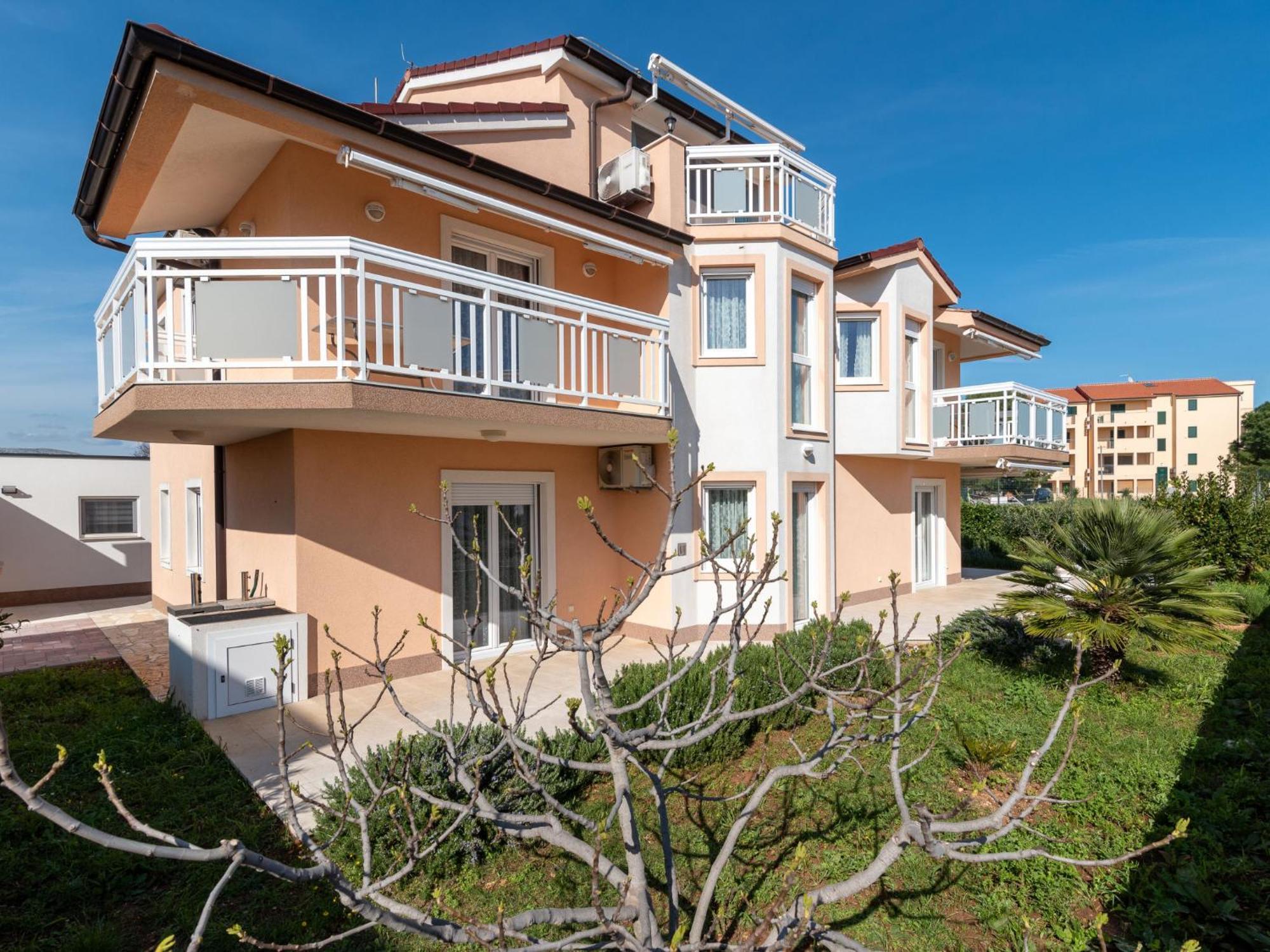 Apartment Villa Nikaroni-1 By Interhome Trogir Eksteriør billede