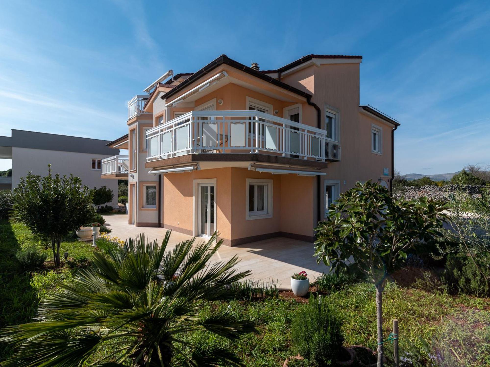 Apartment Villa Nikaroni-1 By Interhome Trogir Eksteriør billede